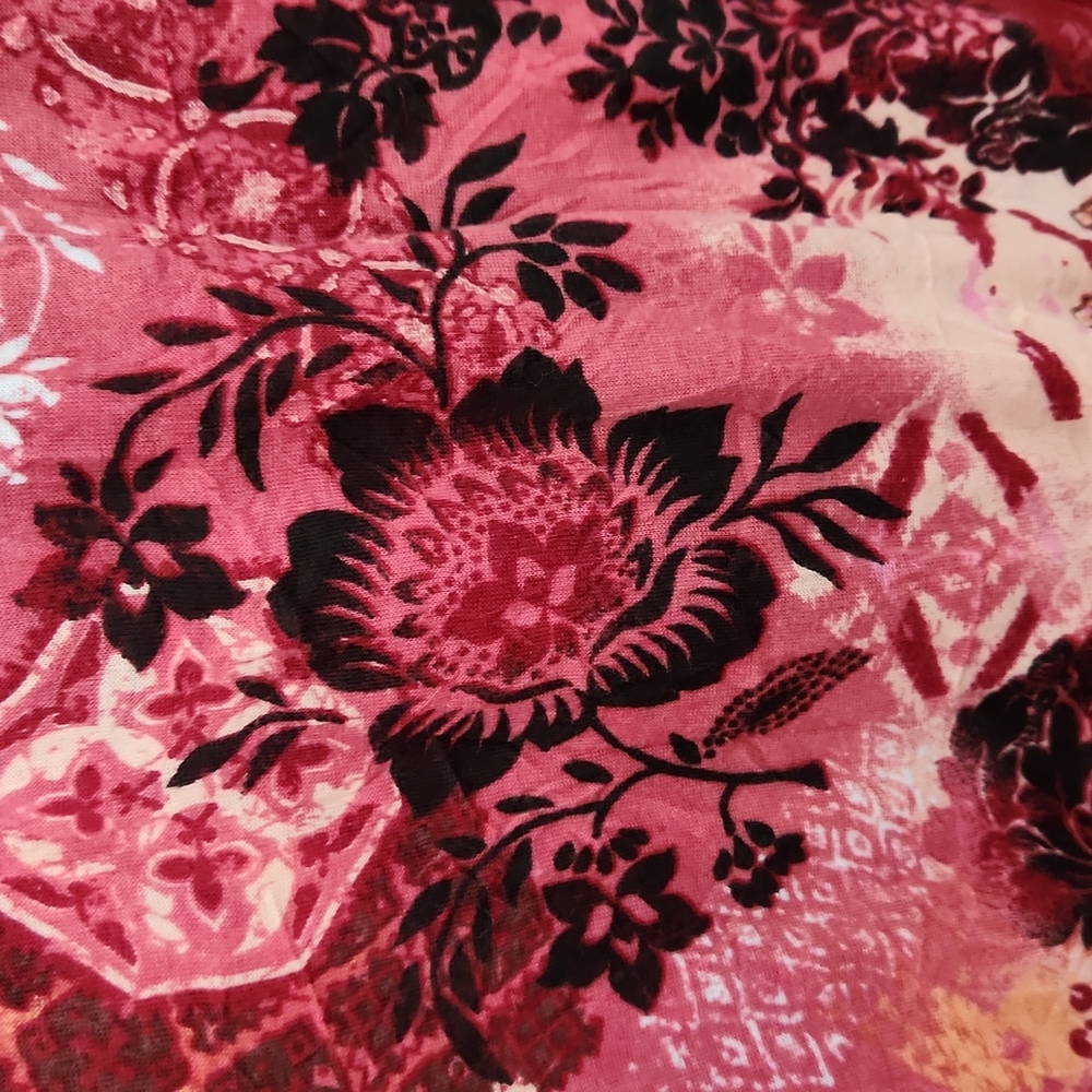 Floral tank - Picture 3 of 4